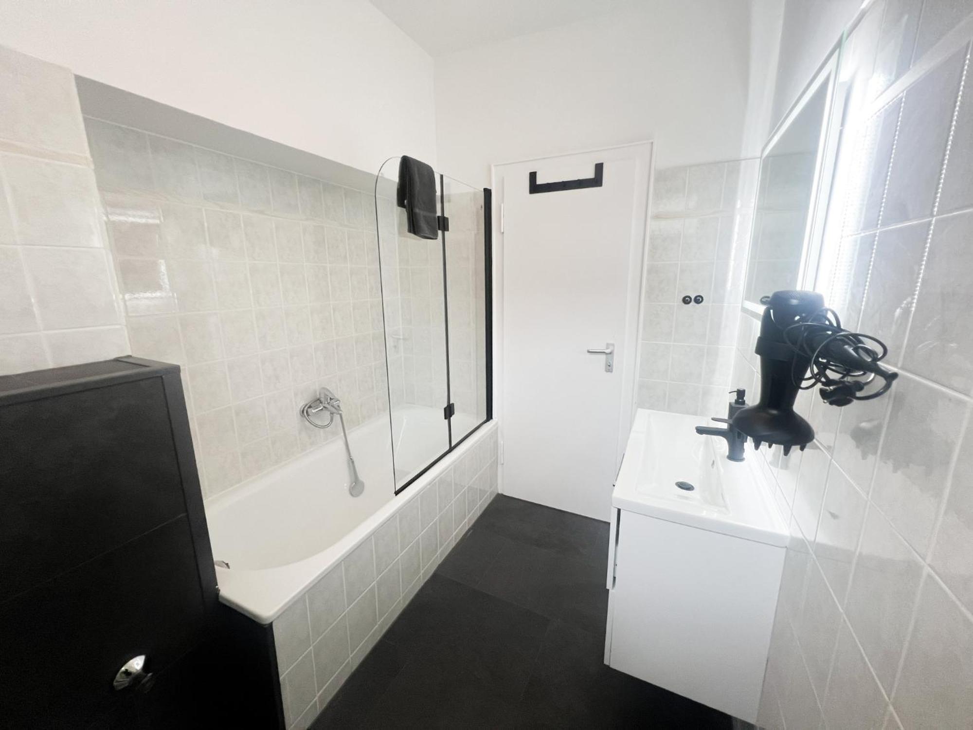 Vibehome Duesseldorf - Stadtmitte Ngoại thất bức ảnh